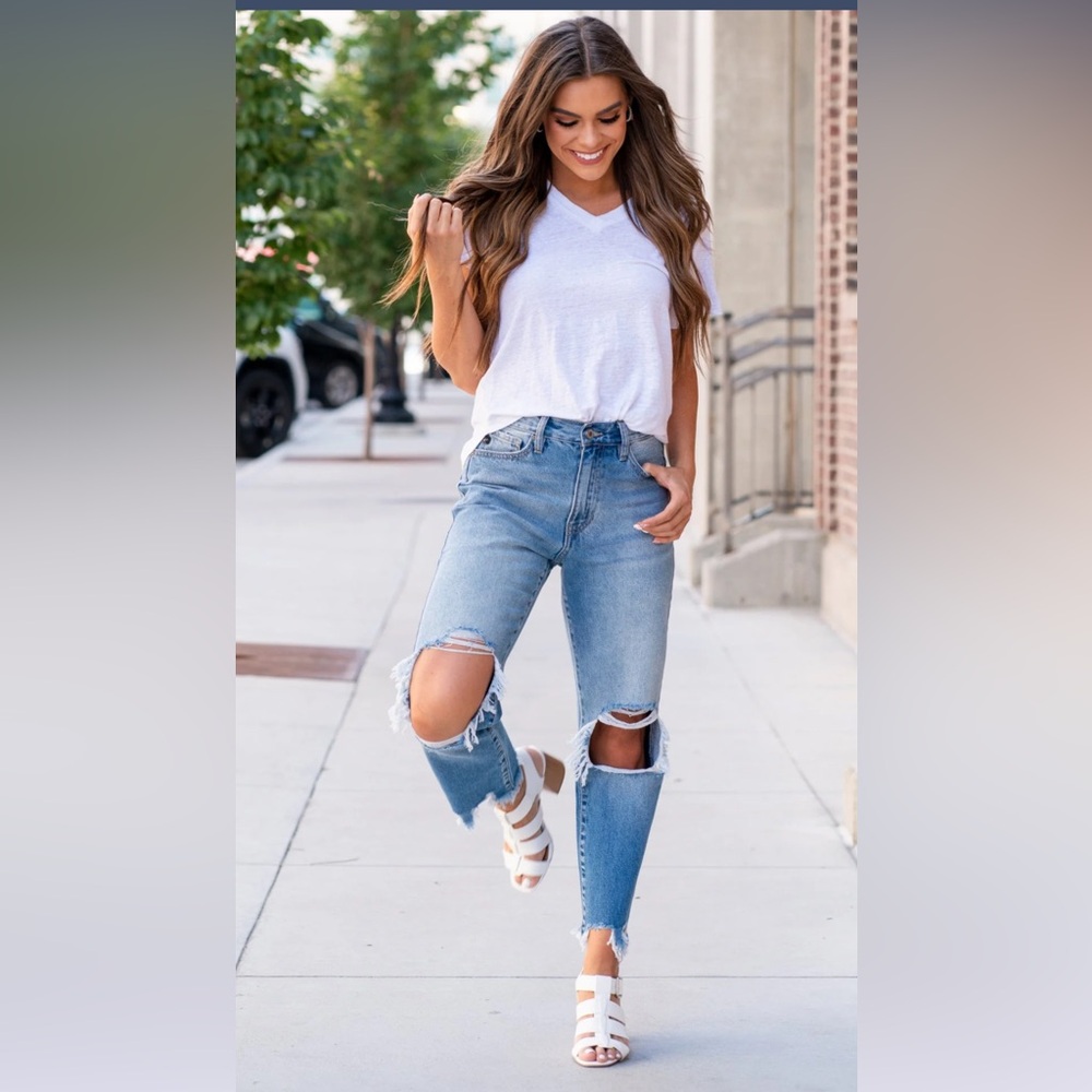 KanCan Ripped Cropped Jeans